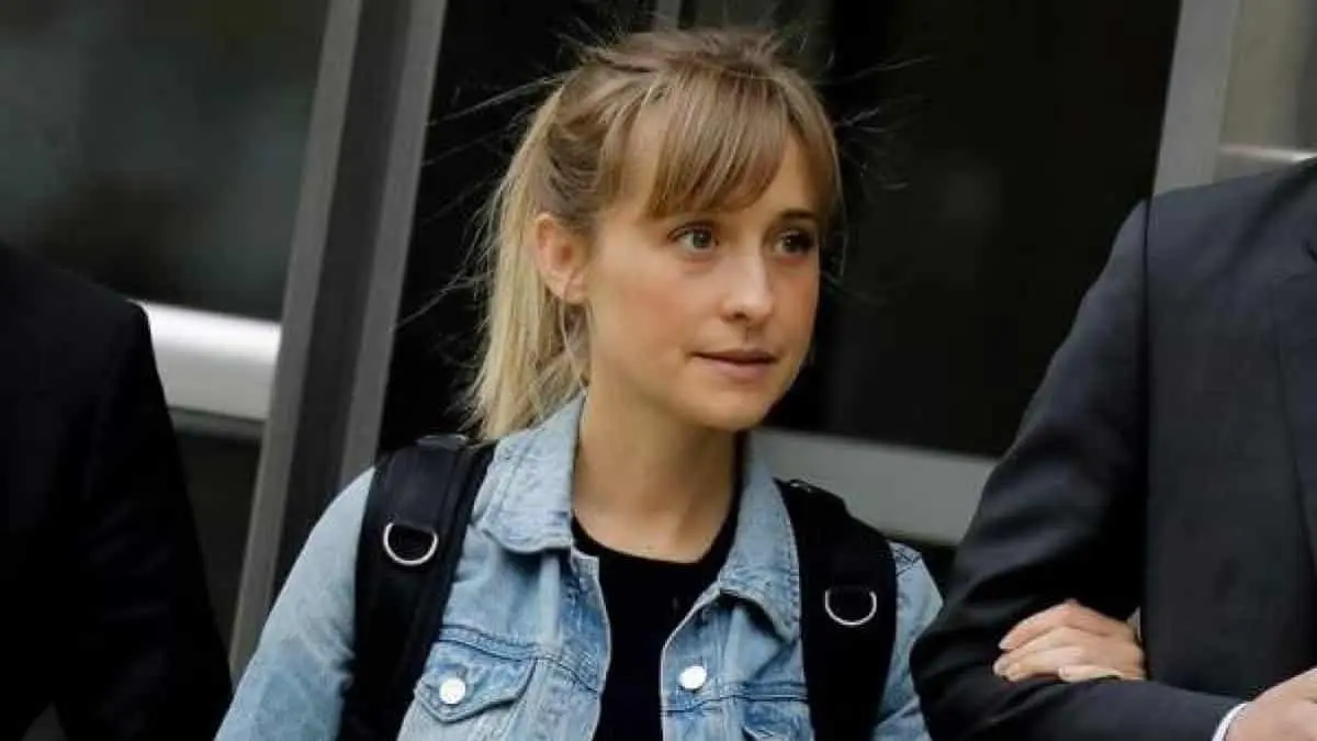 La actriz Allison Mack arrepentida de participar en secta sexual