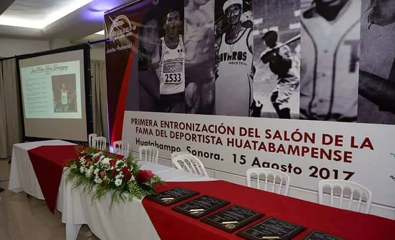 Desaira alcalde al Salón  de la Fama de Huatabampo