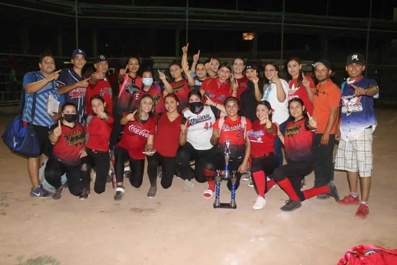 LA Team y la Mission se coronan en slow pitch