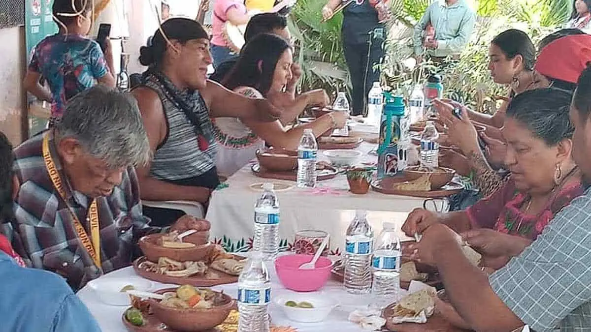 Yaquis de EEUU consumen material etnográfico de la Tribu Yaqui