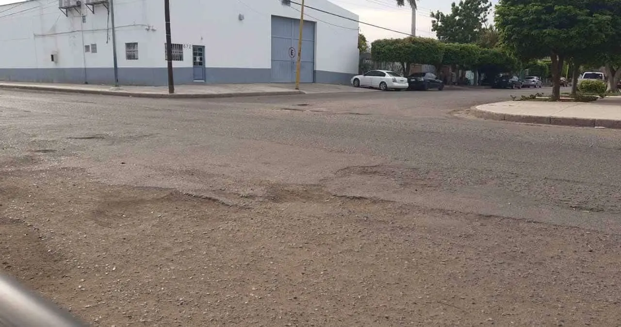 Aparecen más baches después de las lluvias