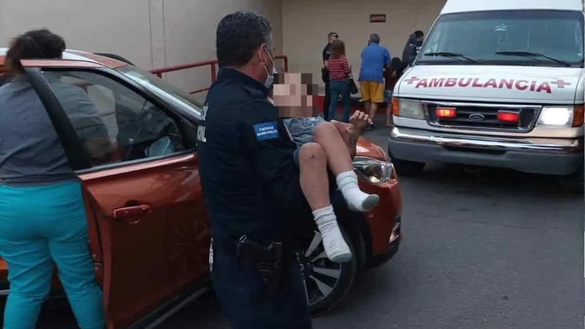 Volcadura deja dos menores heridos