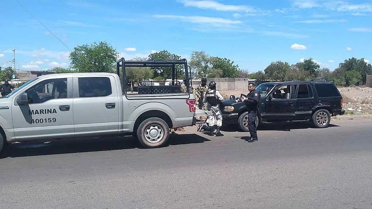 Arrestan a dos que presuntamente iban armados