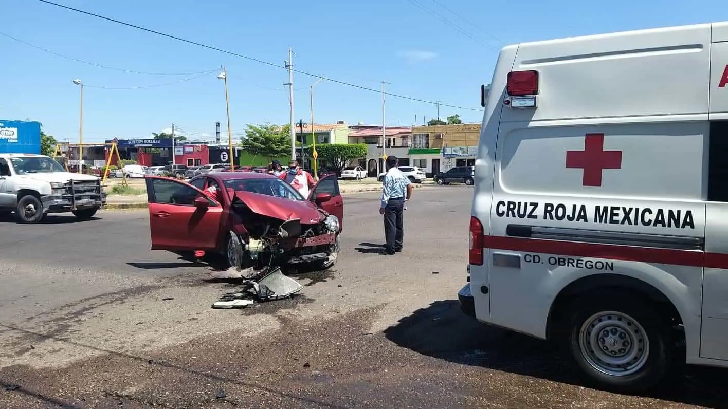 Fuerte choque en bulevar Ramírez y Zacatecas