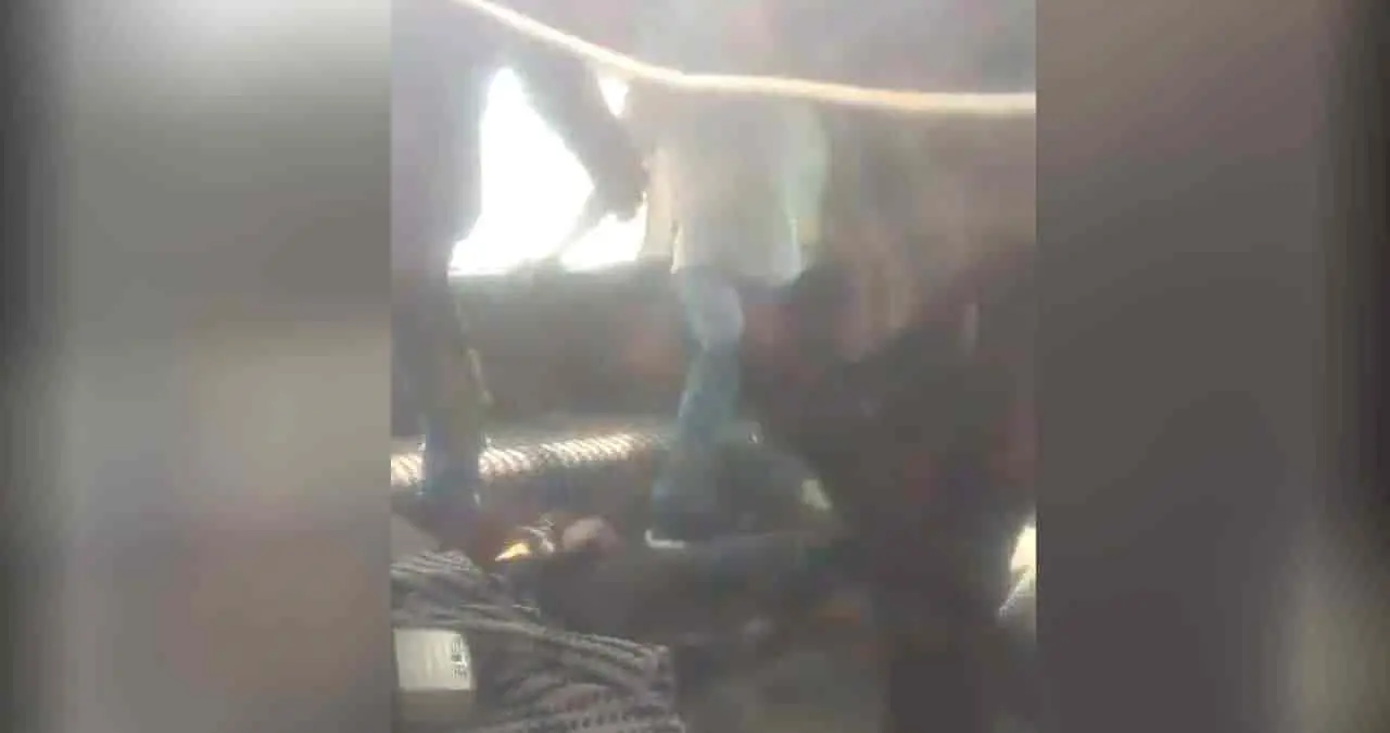 Video. Linchan a ladrón en transporte público