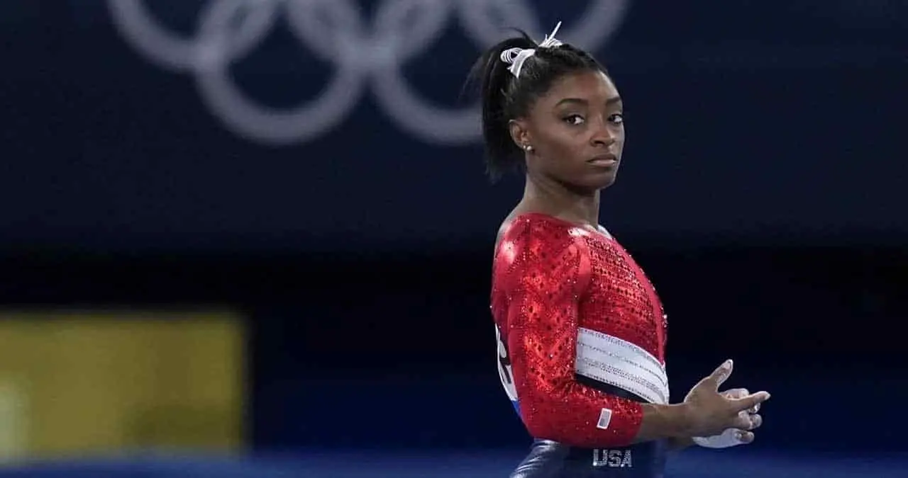 Simone Biles se retira nuevamente de otra competencia en Tokio 2020