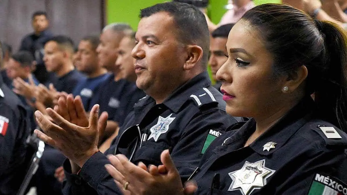 Mujeres policías están sin pensión para sus familias