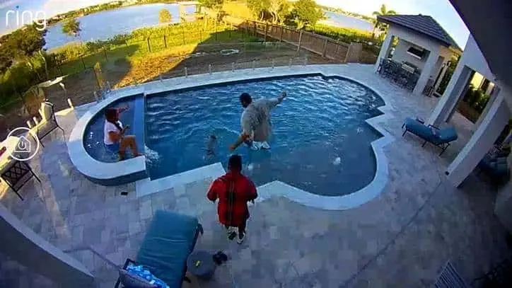 VIDEO. Jugador de la NBA salva a su hijo de morir ahogado en una piscina