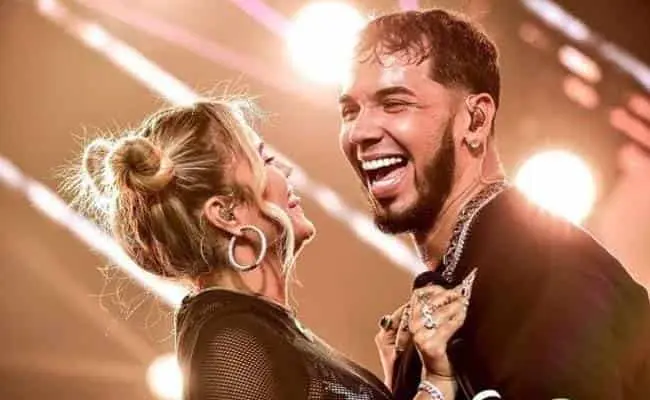En pleno, concierto Anuel AA le pide a Karol G que vuelva con él