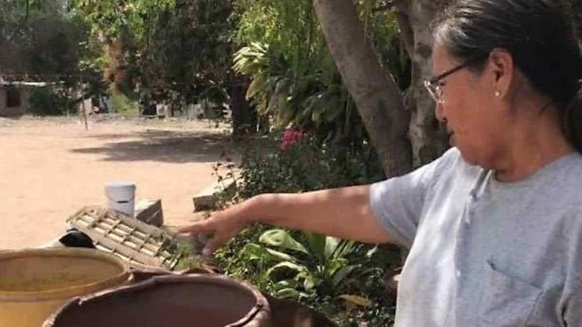 Vecinos se unen por falta de agua