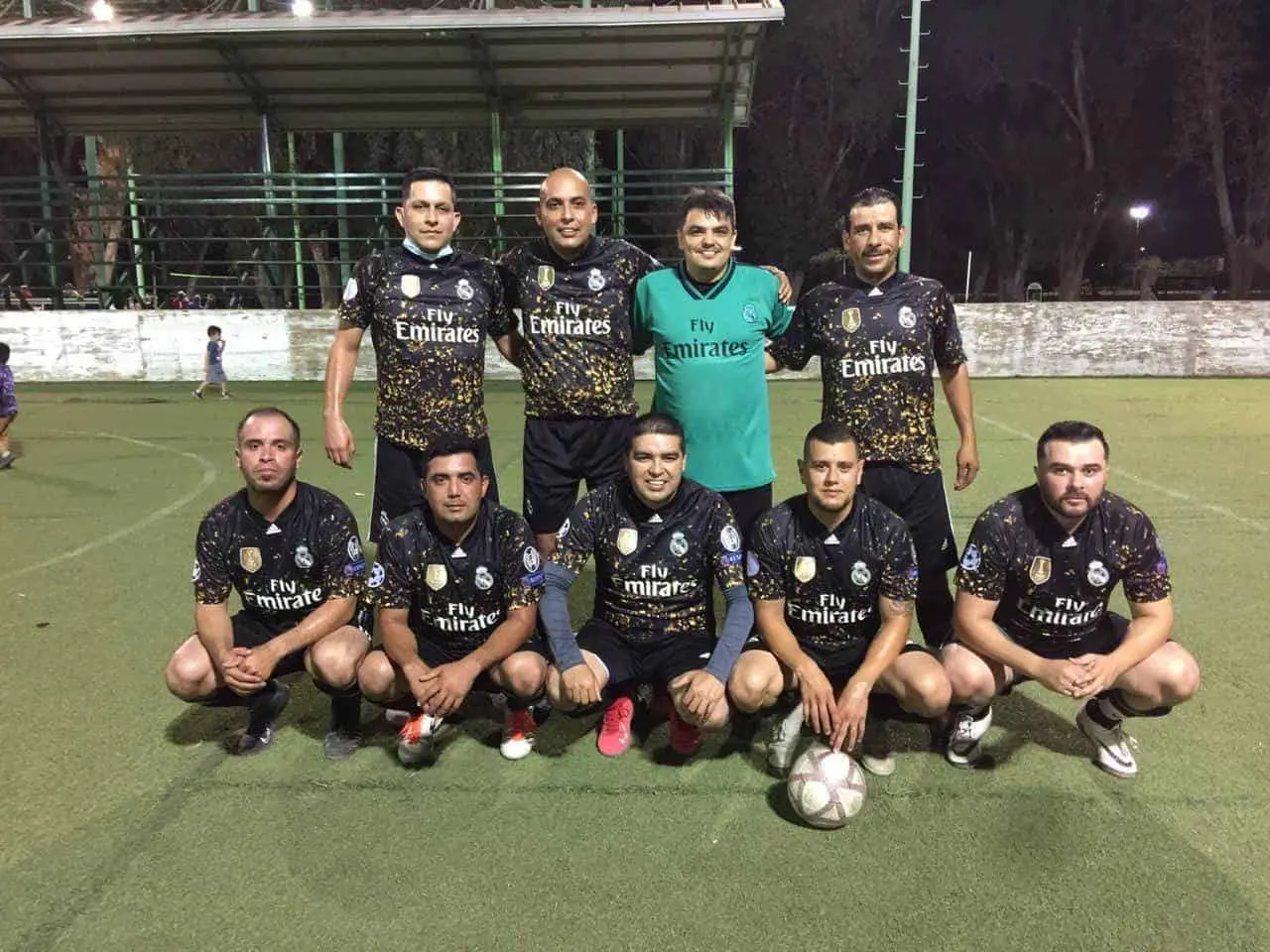 Golean y van por el título de la liga