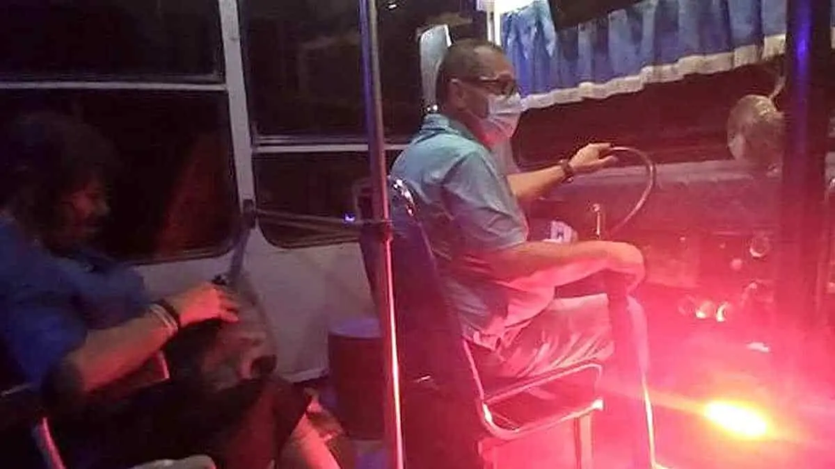 Elogian a chofer de la ruta Obregón-Bácum por ayudar a ancianita en apuros