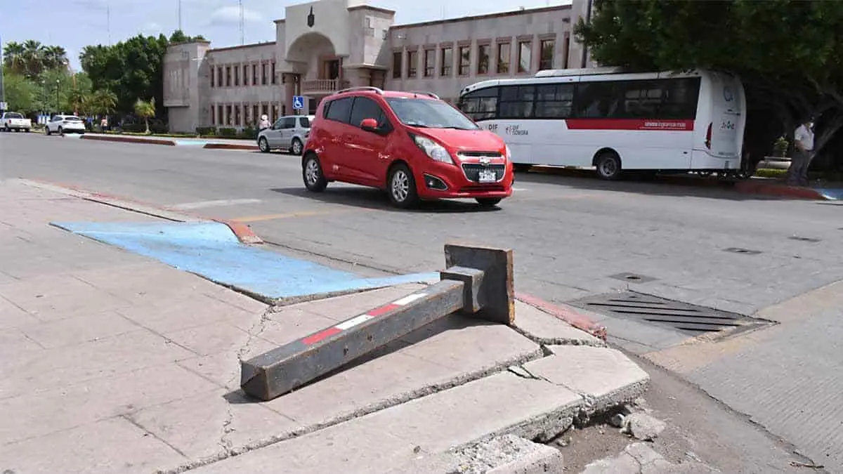 A plena luz del día le roban al Palacio