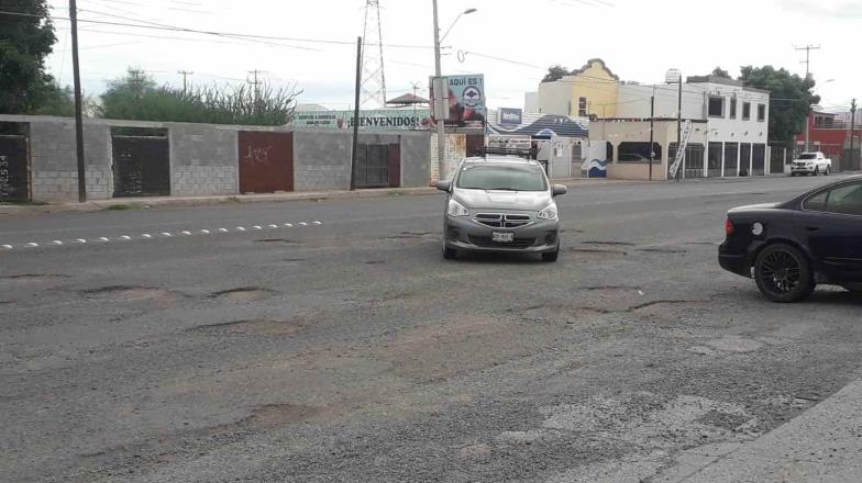 Calle 200 está completamente destrozada