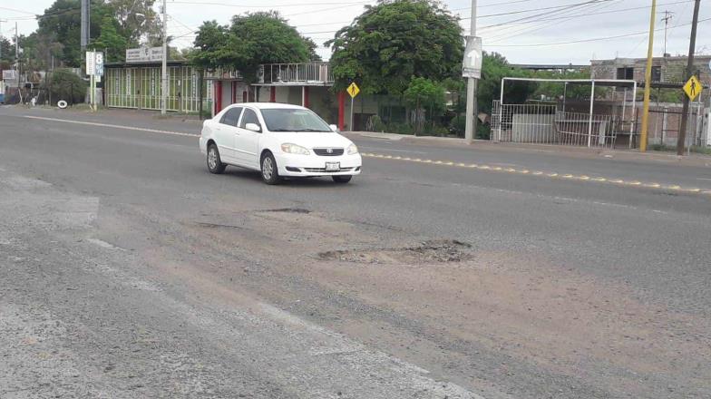 Calle 200 está completamente destrozada