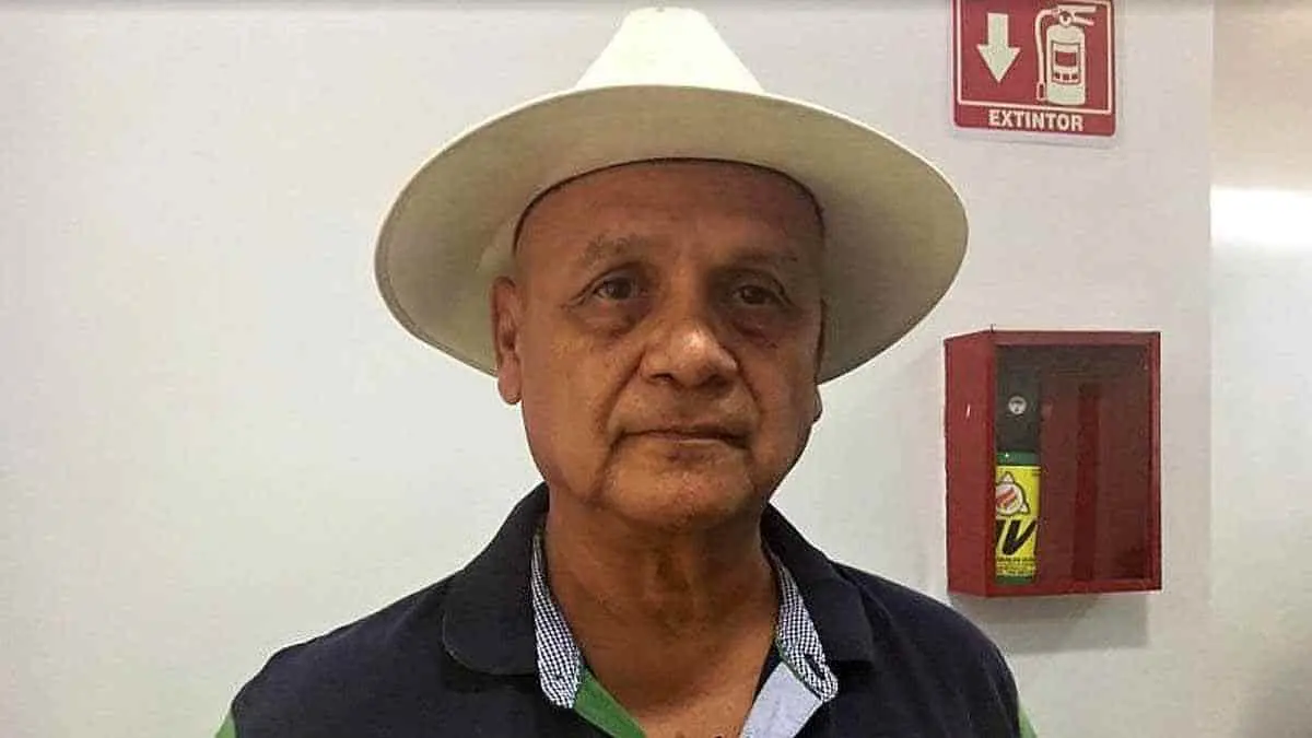 Piden más camiones; usuarios batallan para tomar un autobús