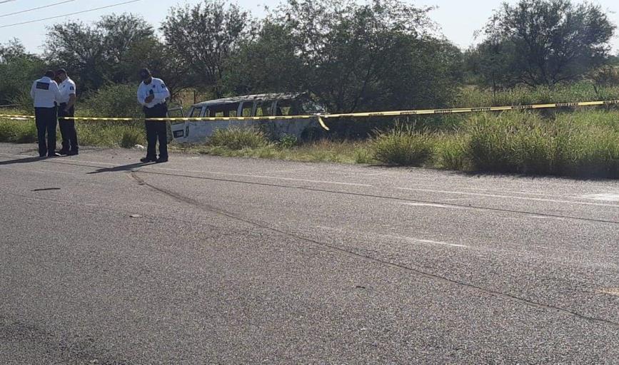 Accidente carretero deja dos muertos y 20 lesionados