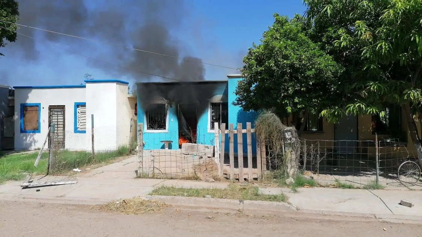 Se incendia vivienda en la Ampliación Alameda