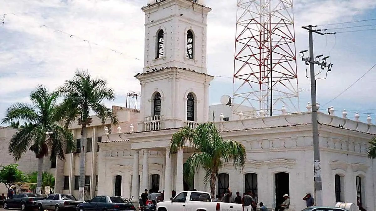 Sindicalizan a 35 empleados de confianza en gobierno de Huatabampo