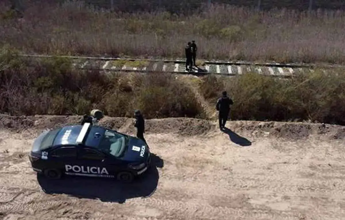 Borrachera termina mal: se quedó dormido y tren le amputa los pies