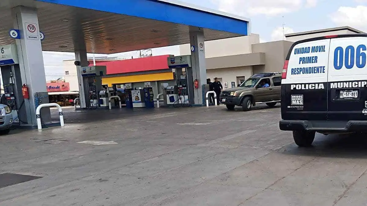 Asaltan gasolinera a punta de pistola