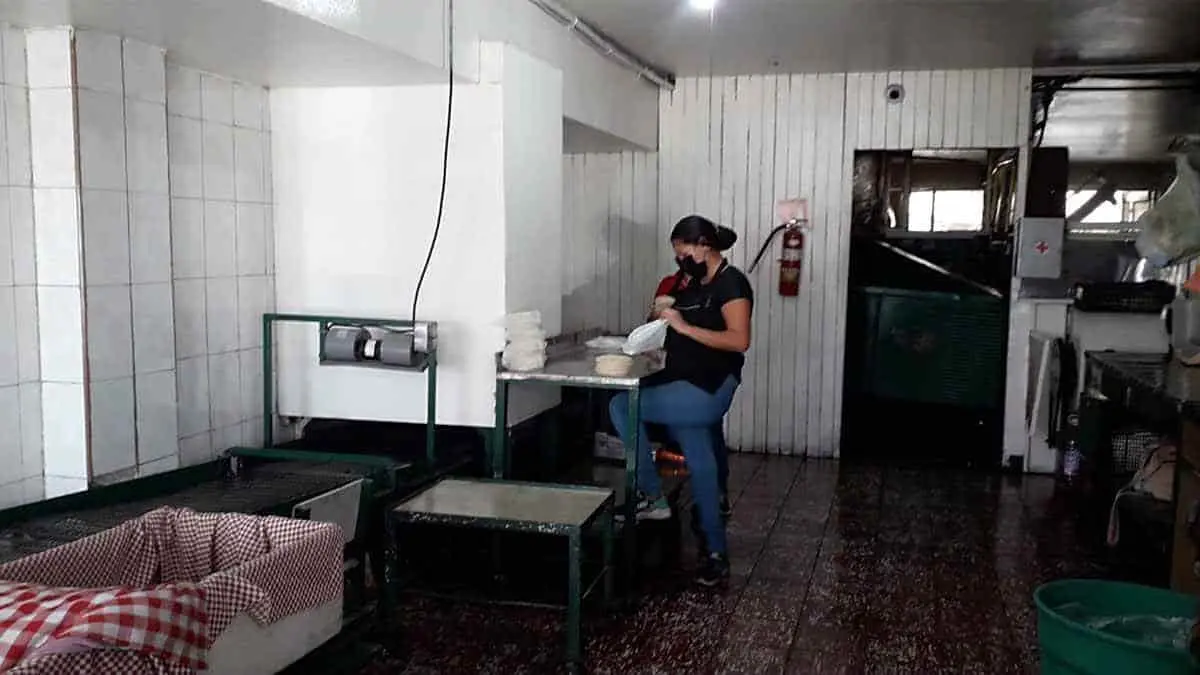 Insumos "golpean" a los tortilleros
