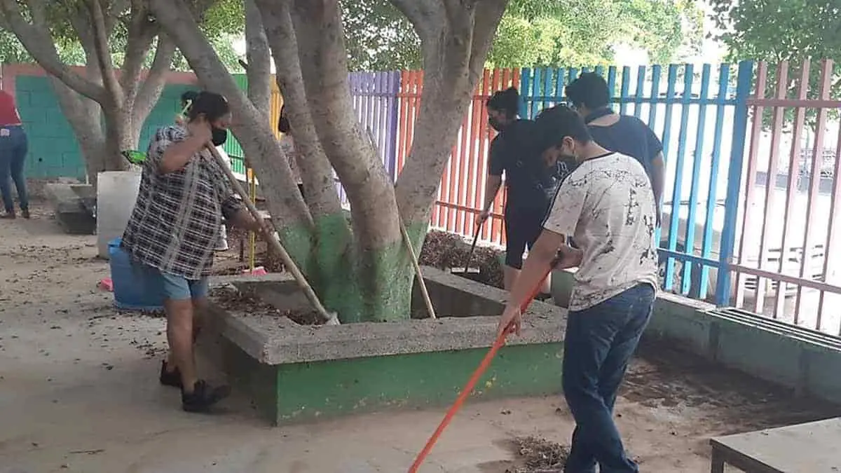 Invitan a hombres de negocios a sumarse para acondicionar escuelas