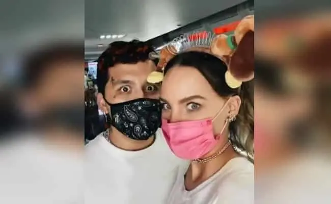 VIDEO. Belinda sorprende a Nodal en pleno concierto