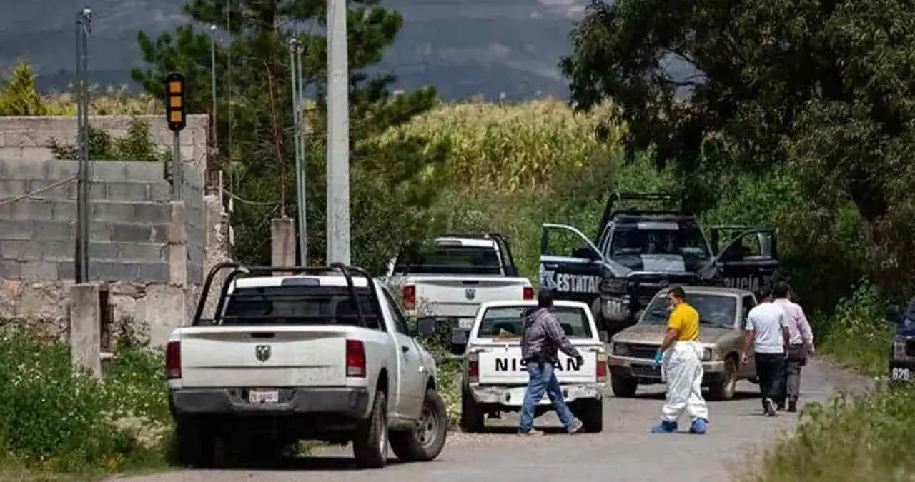 Localizan 10 cuerpos en fosa clandestina