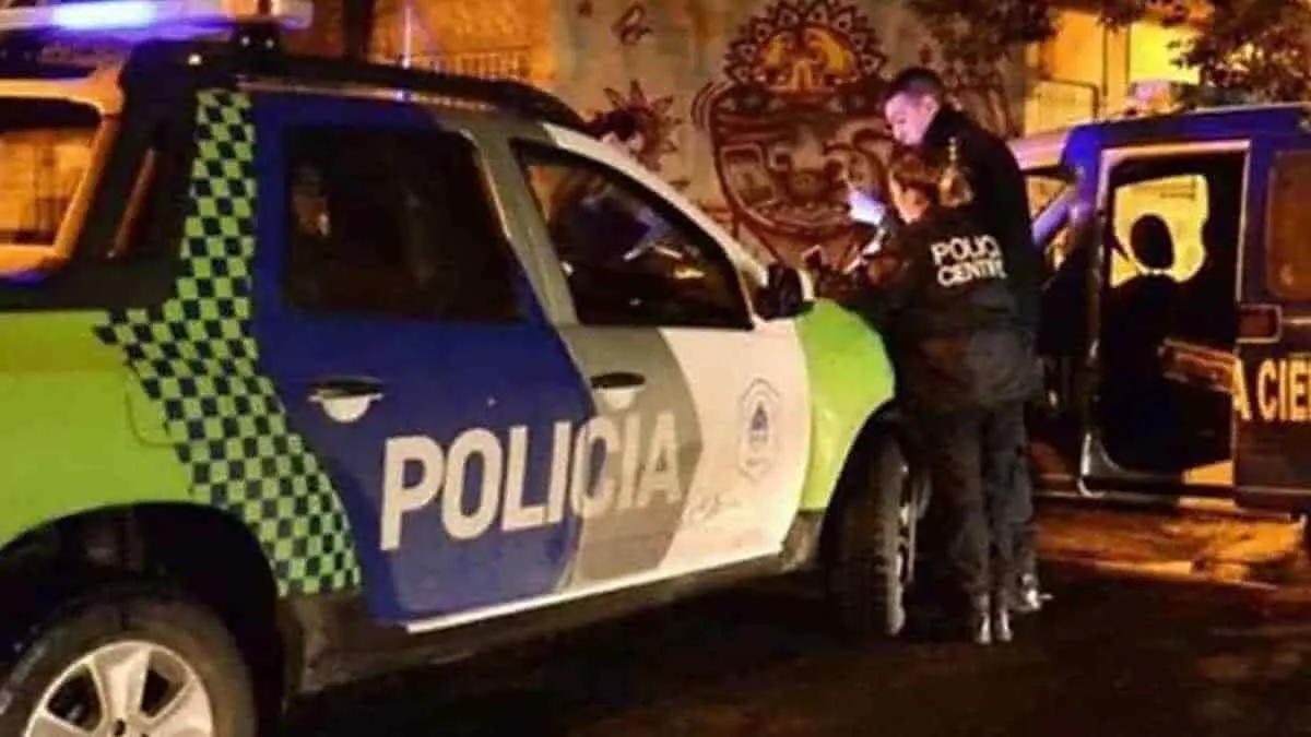 Noticia de embarazo lo desquicia, mata a su esposa y se suicida