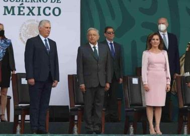 Presidente cubano acompañó a AMLO durante el desfile