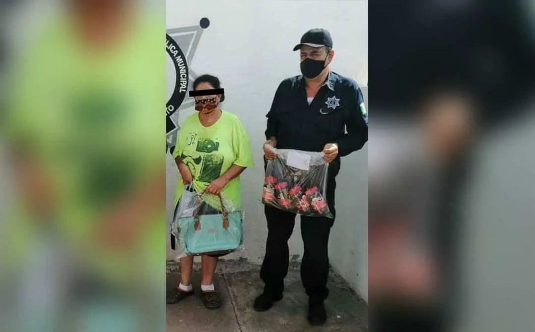 Detienen a mujer por presunto robo en supermercado