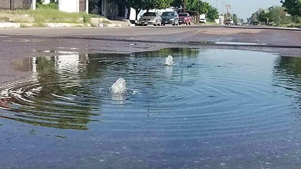 Sin control, las aguas negras en Navojoa