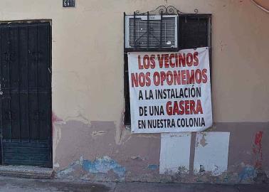 Protestan por instalación de gasera y les roban las lonas