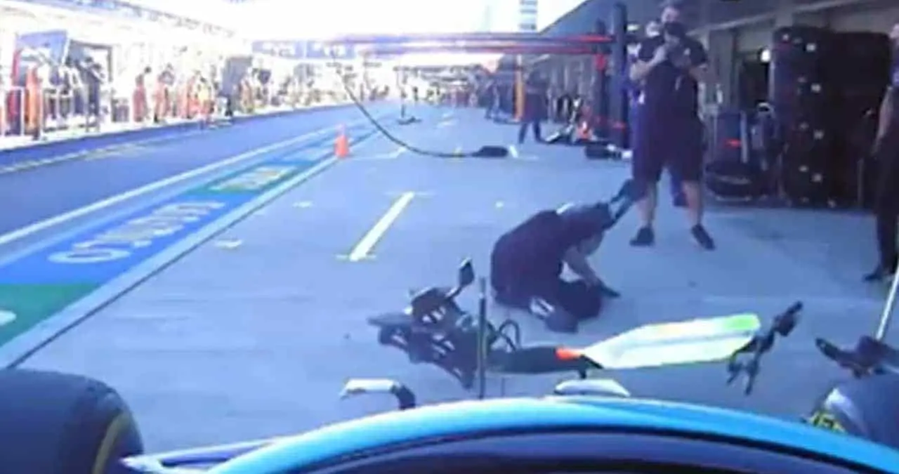 Video. Incidente de Hamilton en los pits
