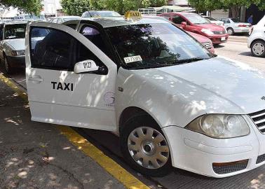 Taxistas buscan alternativas para seguir operando