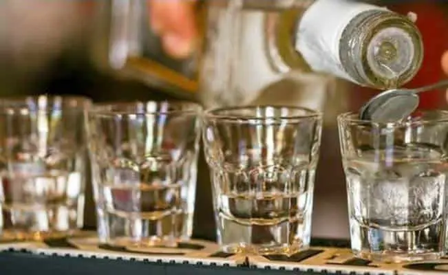 Vodka pirata acaba con la vida de 24 personas y hospitaliza a 22