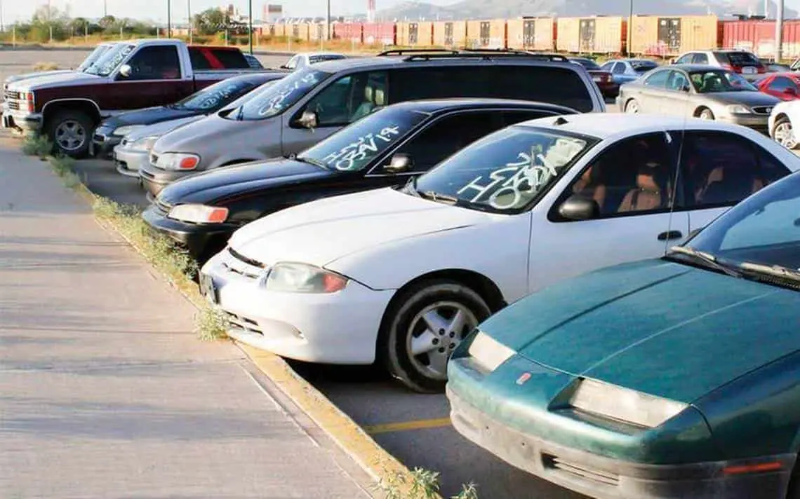 Regularizar autos chocolate va a costar 2,500 pesos, anuncia AMLO