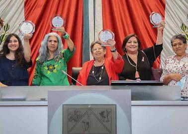 Entregan Presea del Poderío de la Mujer Sonorenses