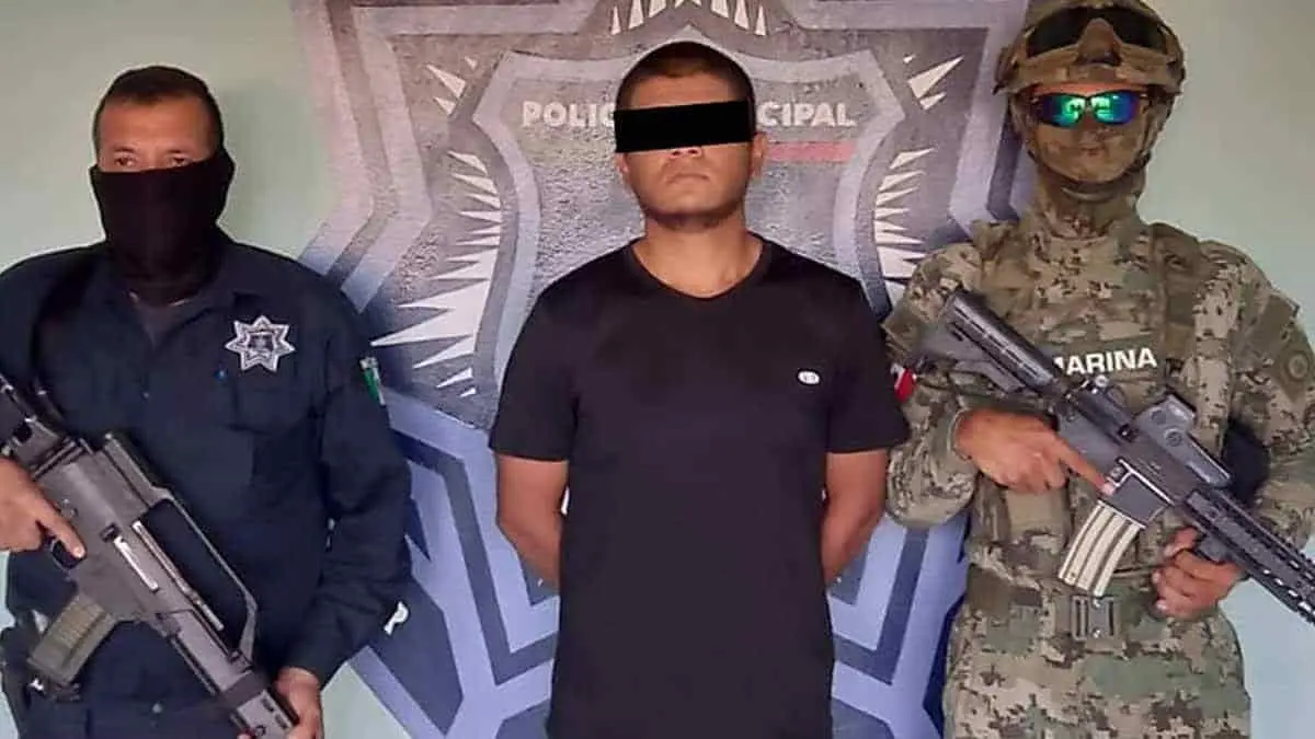 Detienen a uno que tripulaba auto de jóvenes desaparecidos