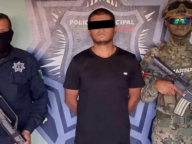 Detienen a uno que tripulaba auto de jóvenes desaparecidos Detienen a uno que tripulaba auto de jóvenes desaparecidos