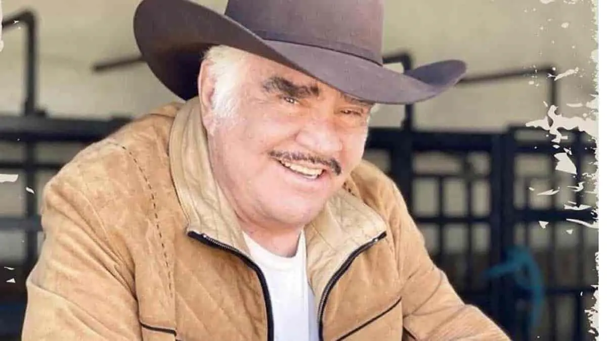 Vicente Fernández sale de terapia intensiva