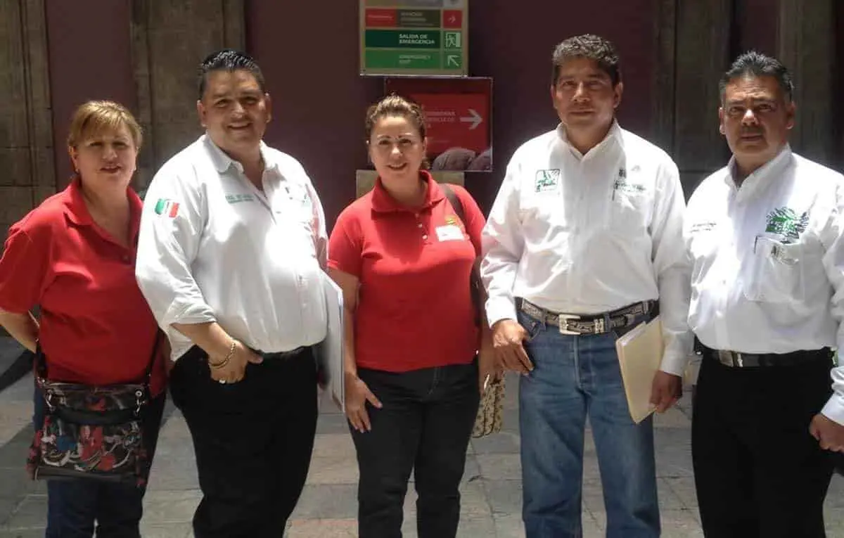 Dialogan sobre los autos "chuecos"