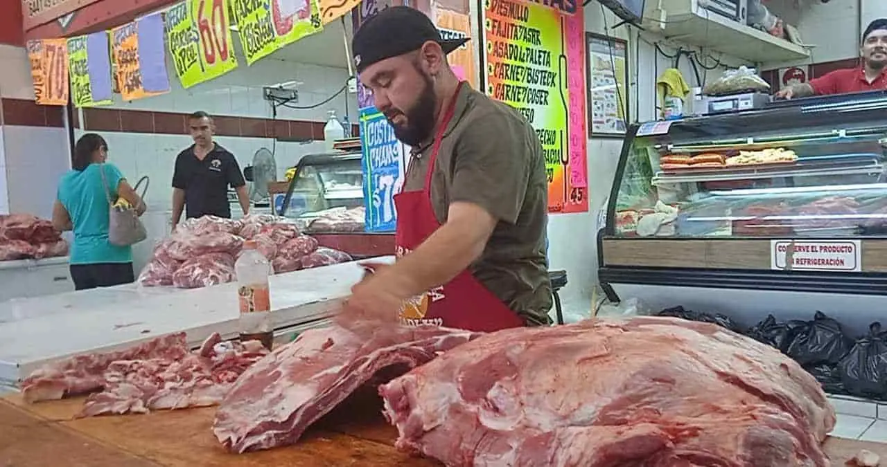 Sube carne de res