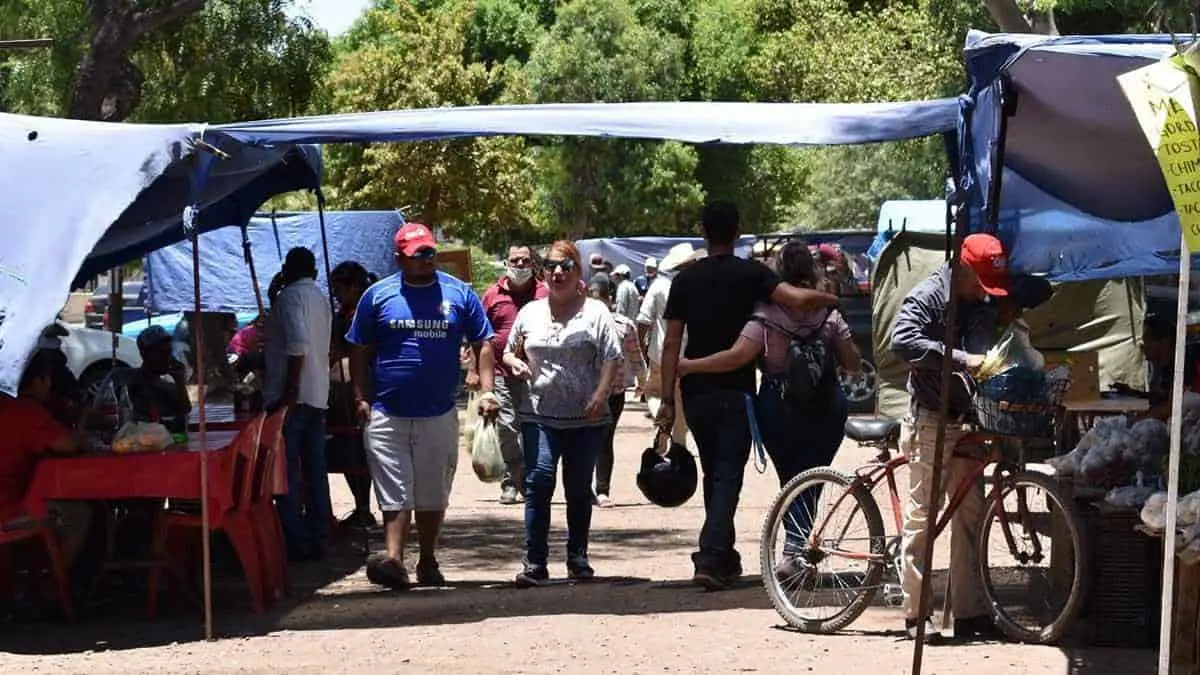 Tiangueros esperan noviembre positivo
