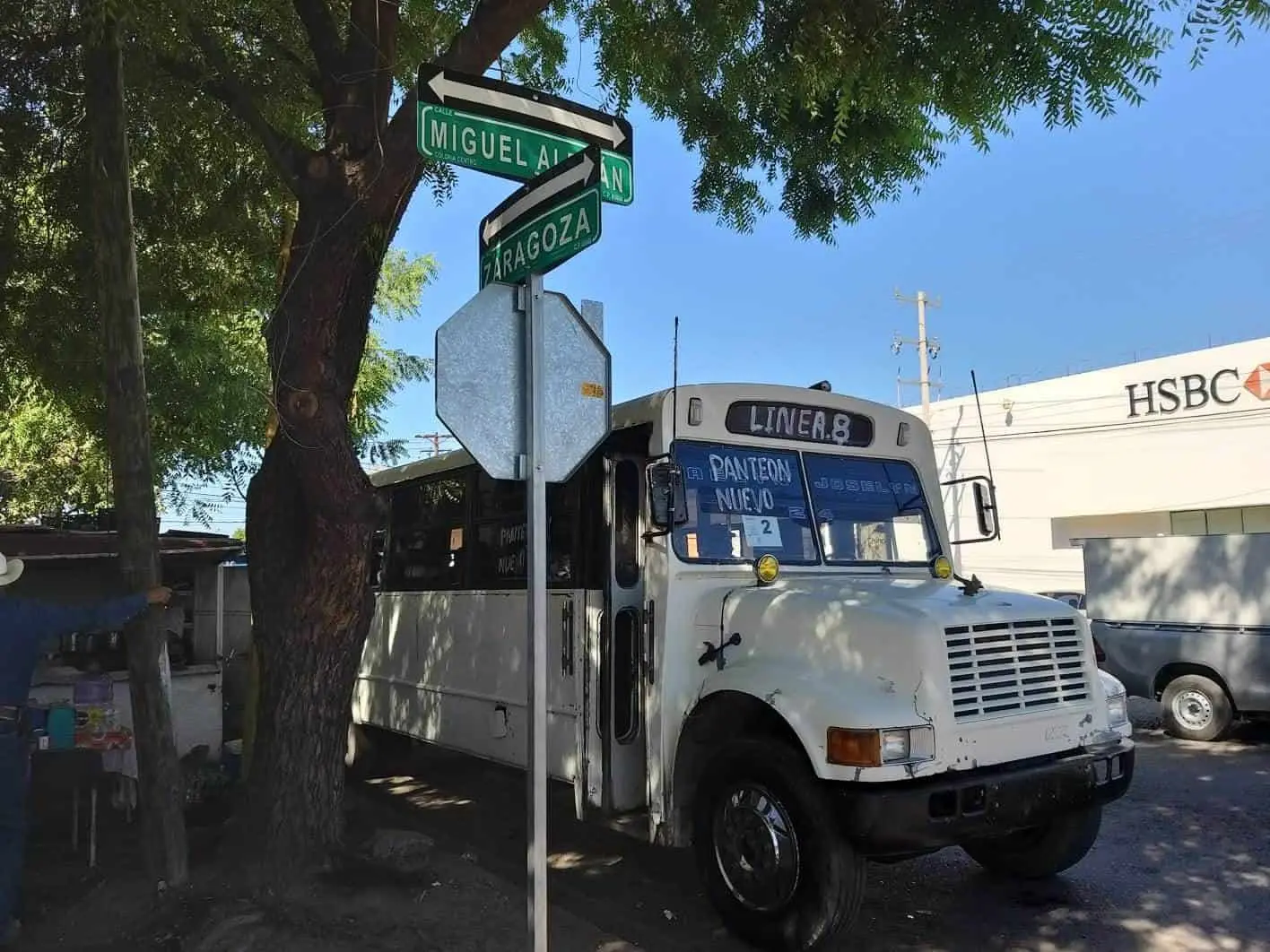 Registran poca demanda camiones al panteón