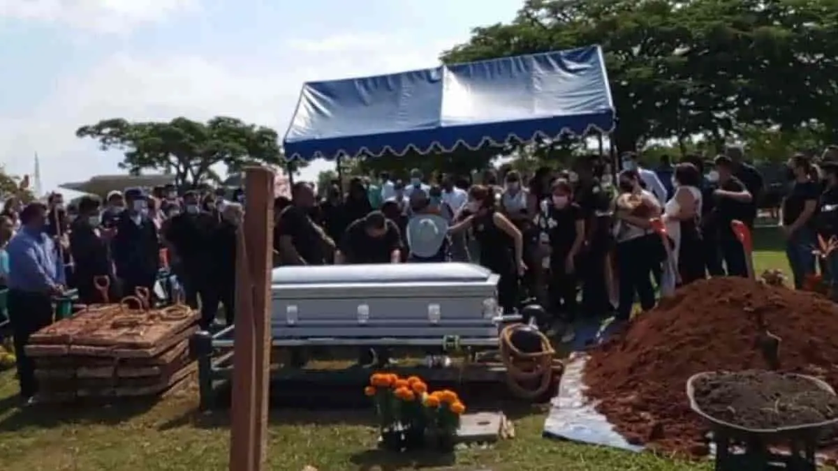 VIDEO. Con la playera del Cruz Azul, sepultan a Octavio Ocaña