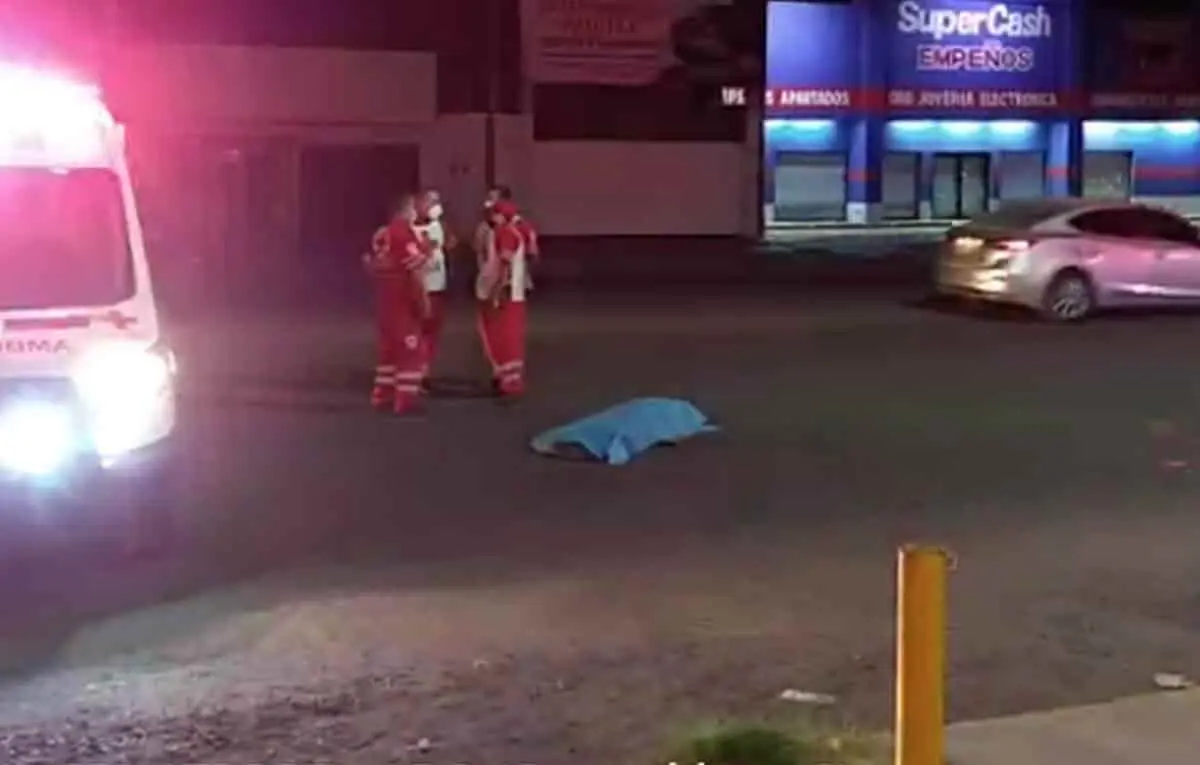 Muere atropellado en calle 200 y Michoacán; el responsable huyó