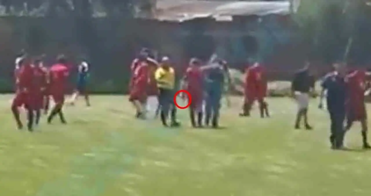 Video. Benito amenazó a jugadores de futbol con arma de fuego