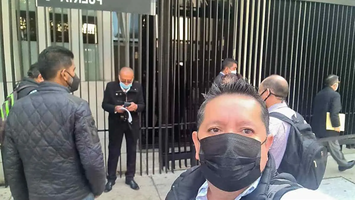 Maestros de preparatorias de Sonora exigen aumento salarial
